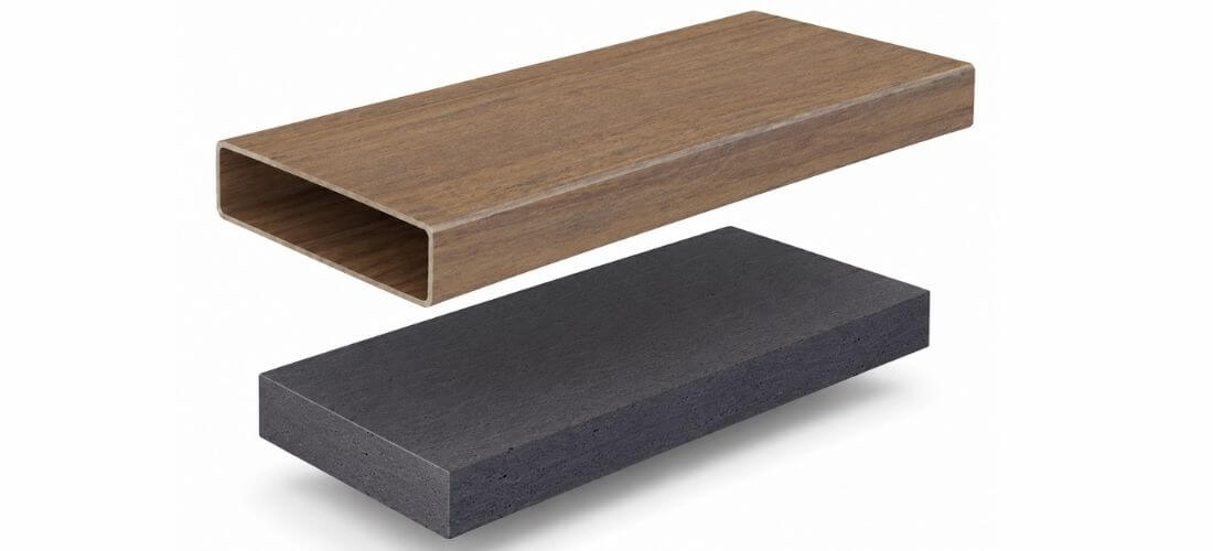 Řez čtyřstranně chráněným PVC terasovým prknem s ochrannou vrstvou 4-sided cap.