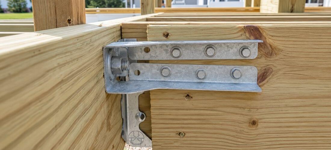 10. Detail kotevního systému sloupku zábradlí na dřevěné terase