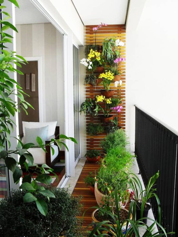Dekorativní dřevěné prvky v designu balkónu nebo lodžie - 2