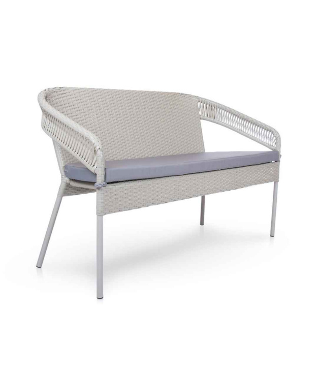 zahradni ratanova pohovka