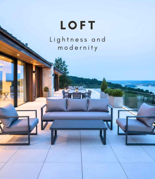 Luxusní zahradní set LOFT z umělého ratanu v grafitové barvě s moderním designem a pohodlnými šedými polštáři.